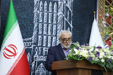 سخنرانی مهدی لزیری ناظر هیأت داوران جشنواره در اختتامیه هفتمین جشنواره سراسری نمایش‌های خیابانی «تبریزیم»