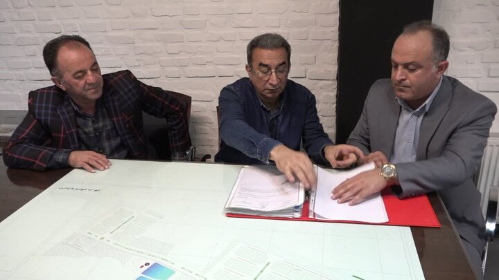 نمایشگاه‌های خودرو در خیابان‌های آمل/ شهر خودرو همچنان پشت سد موانع اداری