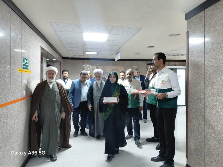 تکریم پرستاران بیمارستان بهار شاهرود توسط خادمیاران رضوی