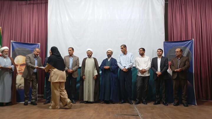 تجلیل از دانشجویان فعال دانشگاه آزاد یاسوج در جشن روز پرستار