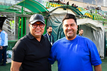 سعید اخباری، سرمربی تیم فوتبال چادرملو و محمد ربیعی، سرمربی تیم فوتبال ذوب‌آهن