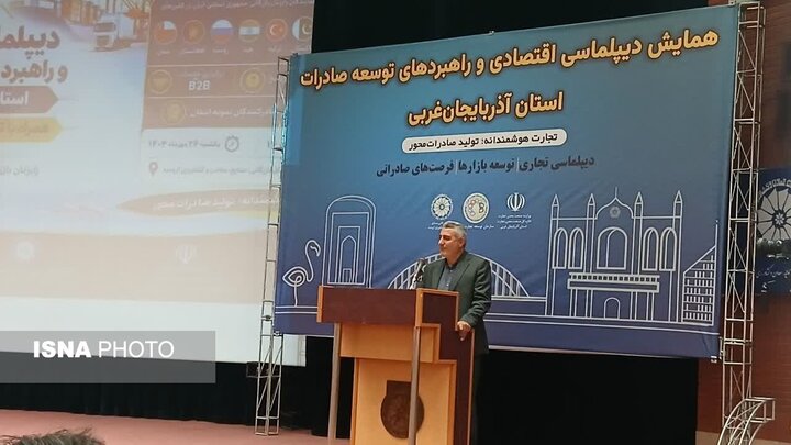 رئیس اداره رایزنان بازرگانی: توسعه کریدورهای حمل ونقل و لجستیک صادراتی در اولویت قرار دارد
