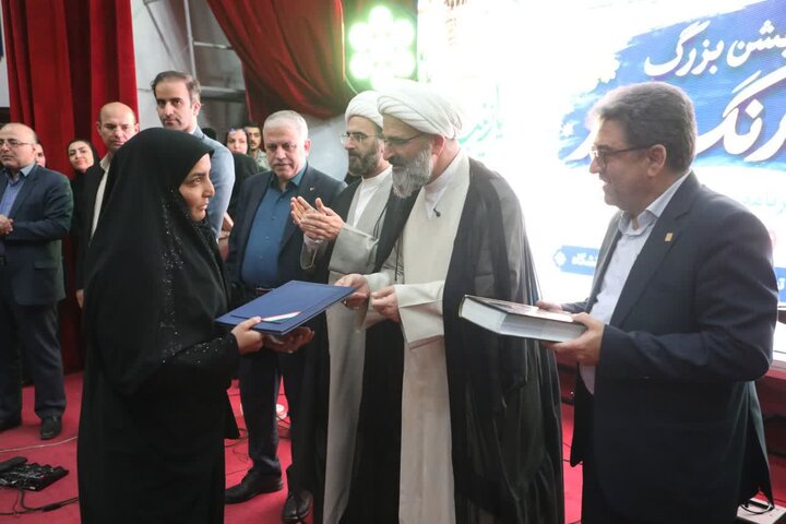 تأکید امام جمعه سمنان بر ضرورت توجه به مسائل معیشتی و درآمدی پرستاران