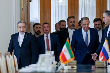 سرگئی لاوروف، وزیر امور خارجه روسیه در دیدار با سیدعباس عراقچی، وزیر امور خارجه ایران