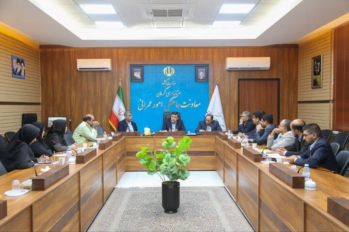 فرصت یک‌ماهه برای تعیین تکلیف فعالیت اتباع خارجی در واحدهای صنفی بازار کرمان