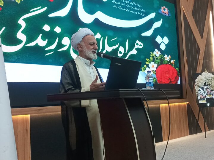 دری نجف‌آبادی: پرستاری جلوه‌ای از مسئولیت‌پذیری و خدمت به انسان‌هاست