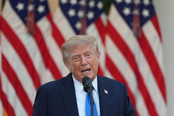 ترامپ: مهاجران کنترل فرانسه را به دست گرفته‌اند؛مرزها را ببندید
