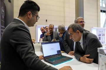 بازدید دکتر علی منتظری ریاست جهاددانشگاهی از نمایشگاه توانمندی‌های سازمان جهاددانشگاهی استان کرمانشاه در پنجاه و سومین گردهمایی سراسری معاونان آموزشی جهاد دانشگاهی - کرمانشاه