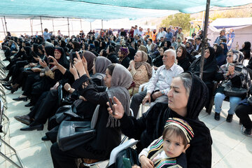 در حاشیه سیزدهمین جشنواره انگور هزاوه