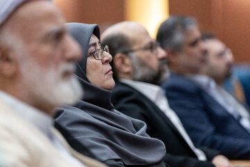 فاطمه مهاجرانی سخنگوی دولت در همایش روز اراک