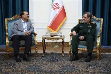 محسن رضایی: به هیچ وجه ذره‌ای از مواد هسته‌ای غنی شده از ایران خارج نخواهد شد