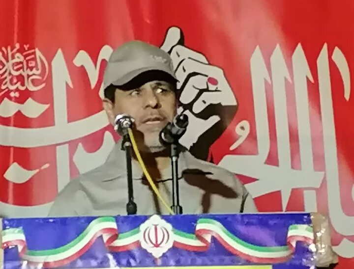 گلیم‌فرش حماسه برنوها در تجمعات شبانه یاسوج رونمایی شد