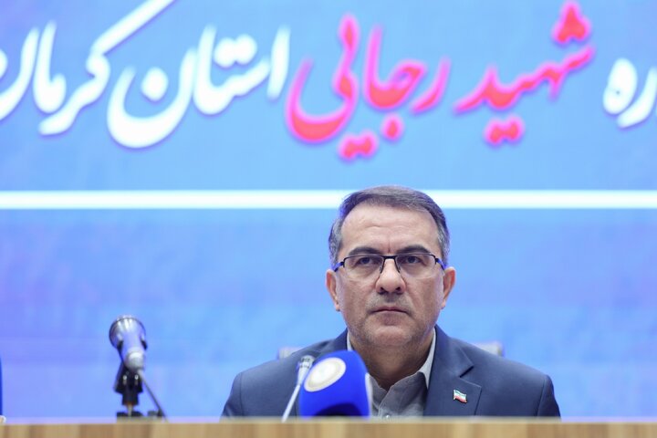 در اصلاح ساختار تشکیلات کلان دولت دنبال ادغام دستگاه‌های موازی و غیرضرور هستیم