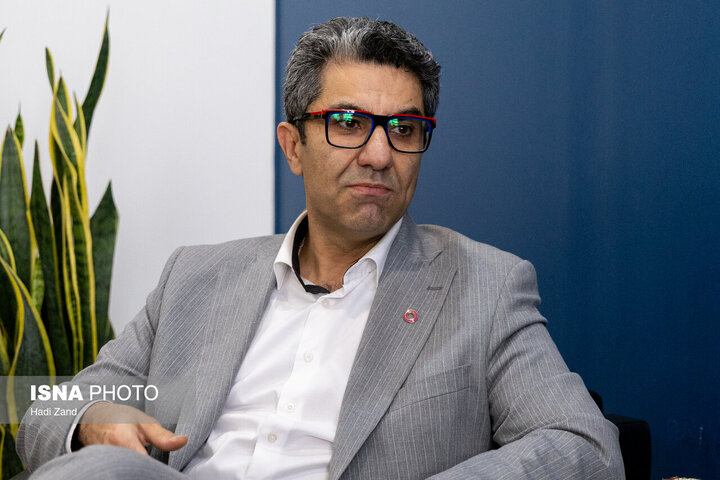 تغییر رویکرد رایتل از فروش اینترنت به ارزش‌آفرینی صنعتی/ واگذاری سهام تکلیف قانونی است