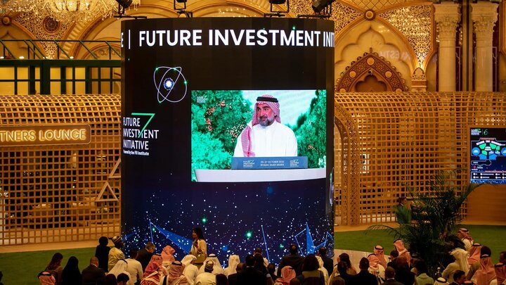 عبور از داووس صحرا تا سایه جنگ؛ محمد بن سلمان رویارو با سه بحران بنیادین