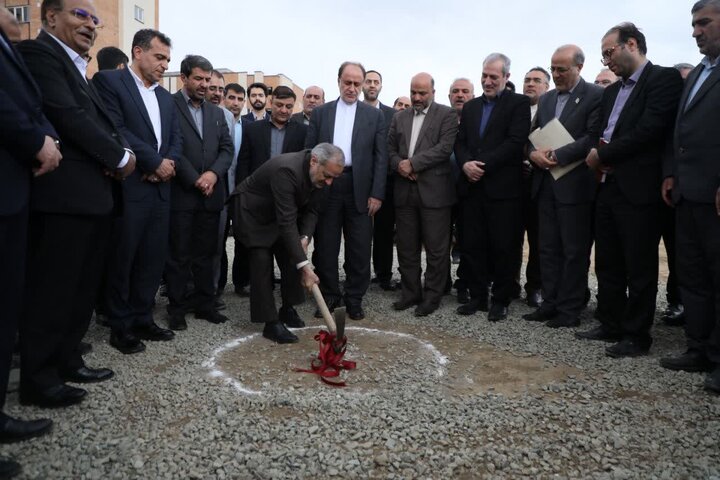 عملیات اجرایی مجموعه مدارس کوی پرواز همدان با حضور وزیر آموزش‌وپرورش آغاز شد