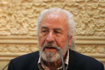 او ناگزیر به جلای وطن شد