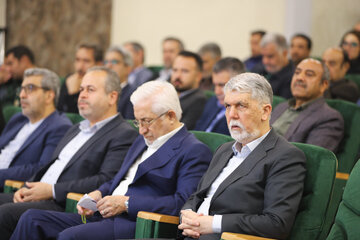 سید عباس صالحی وزیر فرهنگ و ارشاد در نشست با اصحاب فرهنگ، هنر و رسانه خراسان شمالی 