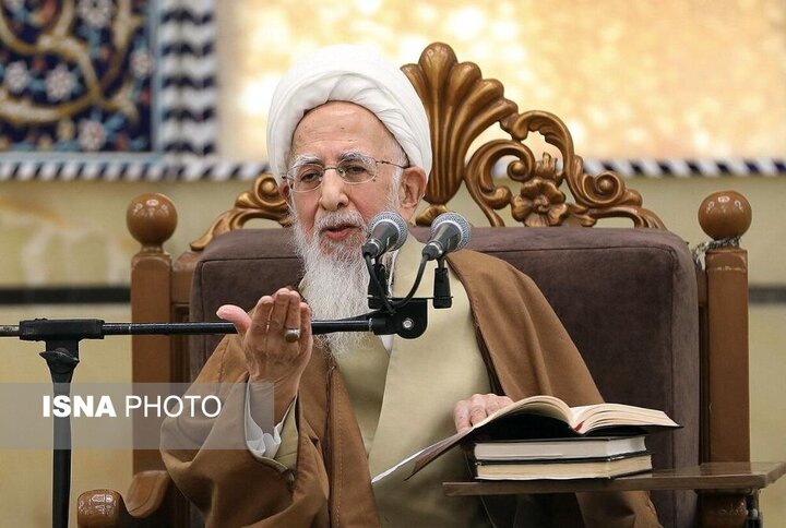 آیت‌الله‌ جوادی آملی بر ضرورت پاسداری از امنیت و عزت جامعه تأکید کرد