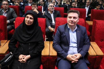 شهرام کاشانی مدیرکل استاندارد آذربایجان شرقی در آیین نکوداشت روز جهانی استاندارد و تجلیل از واحدهای نمونه استان آذربایجان شرقی