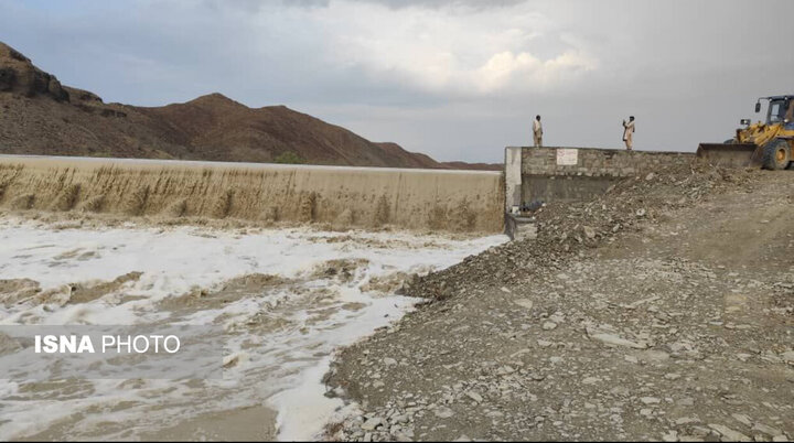 آبگیری "کاجو حمیری" قصرقند سیستان و بلوچستان در نخستین بارش پاییزی