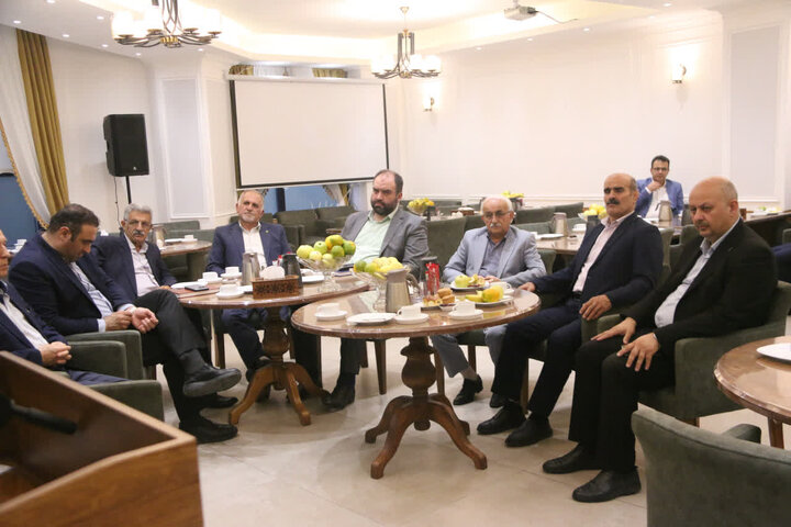 حمایت از دانش‌آموزان نیازمند، سرمایه‌گذاری برای آینده کشور است