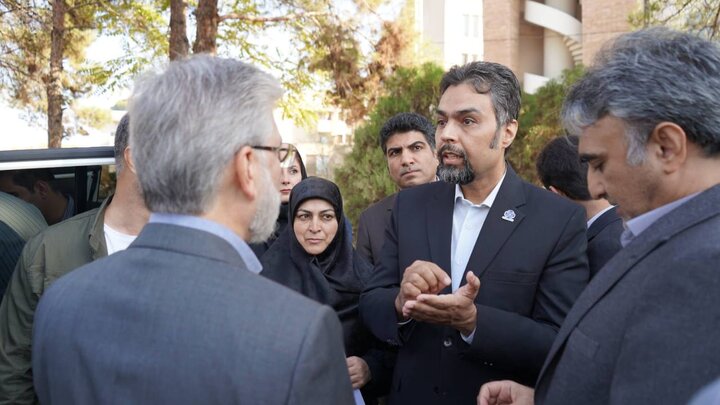 بازدید وزیر علوم از شرکت‌های فناور پارک علم و فناوری استان کرمان