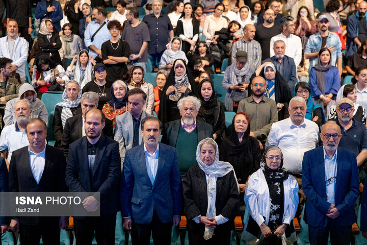 تقدیر عادل بزدوده، شوخی‌های مرضیه برومند و یاد کودکان میناب در شب عروسکی‌ها