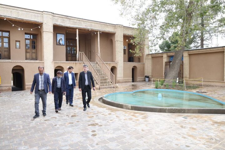مدیرعامل خبرگزاری ایسنا از بیت تاریخی امام راحل بازدید کرد