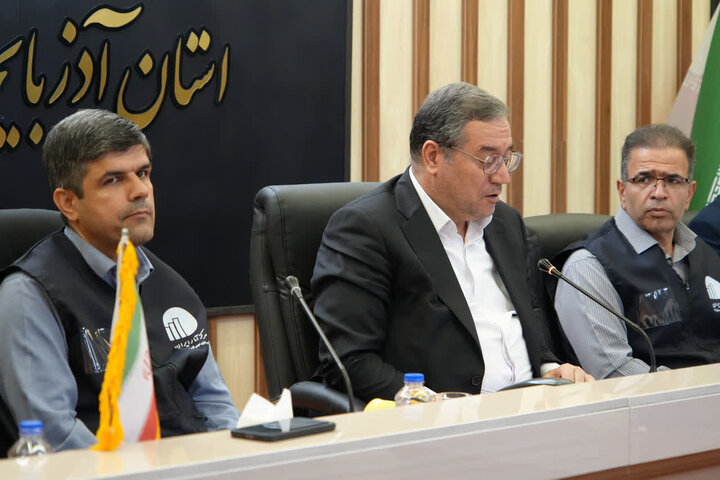 استاندار آذربایجان غربی بر افزایش دقت آمارگیران و ناظران در اجرای سرشماری تاکید کرد