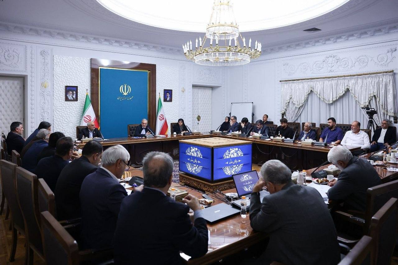 پزشکیان دستور پیگیری مشکلات رانندگان و تأمین نیازهای ناوگان حمل‌ونقل را صادر کرد