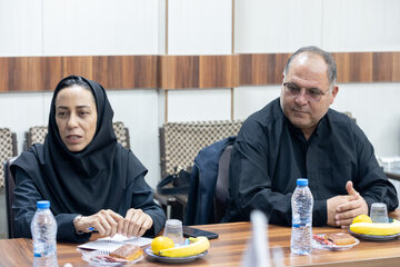 از راست علی فرقانی خبرنگار خبرگزاری ایسنا در شهرستان ساوه و لیلا بنیادی سردبیر خبرگزاری ایسنا در استان مرکزی