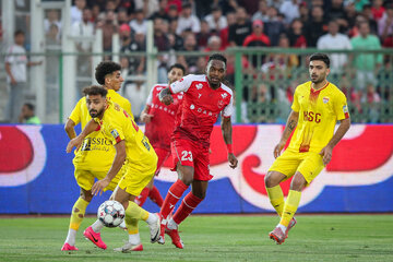 هفته دهم لیگ برتر فوتبال ایران؛ پرسپولیس - فولاد