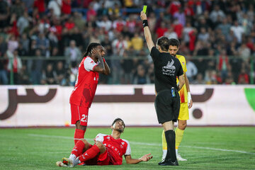 هفته دهم لیگ برتر فوتبال ایران؛ پرسپولیس - فولاد