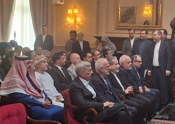 برگزاری آیین گشایش مرکز اسناد و موزه شهید کمال خرازی با حضور عراقچی