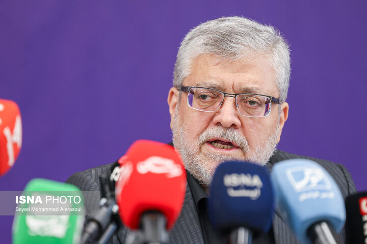 شهردار مشهد: در مبارزه با فساد با هیچکس تعارف نداریم/ حقوق شهروندان باید حفظ شود