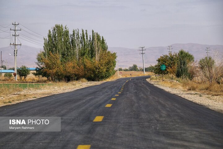 اجرای ۲۲ کیلومتر روکش آسفالت در محورهای رزن