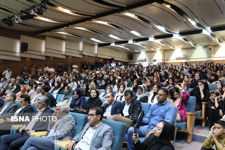 چرا مولانا اندیشمند عشق است و حافظ هنرمند اندیشهها؟