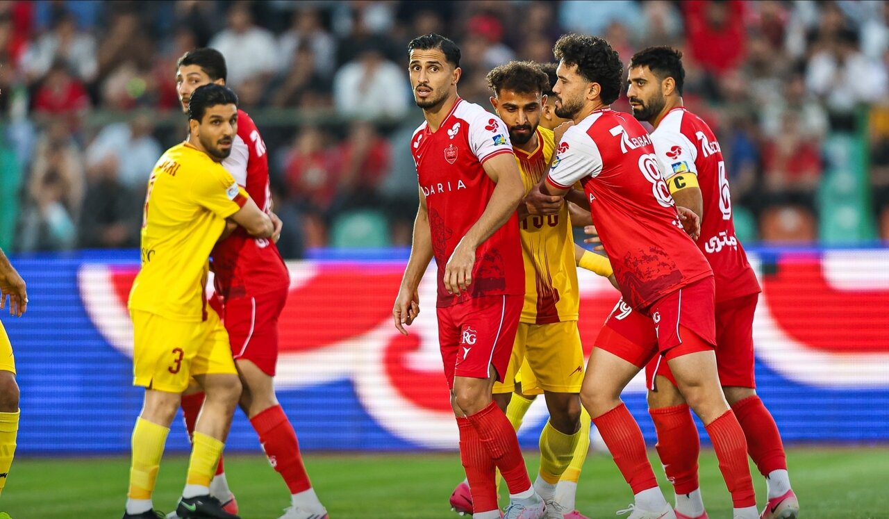 شکست پرسپولیس برابر فولاد با امضای وحید امیری