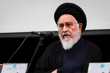  سخنرانی آیت‌الله سیدمصطفی محقق‌داماد، رئیس گروه مطالعات اسلامی فرهنگستان علوم در مراسم یادبود شهید لاریجانی در دانشگاه تهران