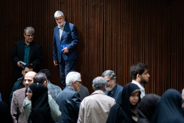  علی مطهری، نایب رئیس مجلس دهم در مراسم یادبود شهید لاریجانی در دانشگاه تهران