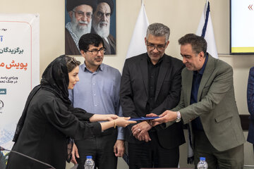 آیین تجلیل از برگزیدگان دومین و سومین دوره پویش ملی «آیین ققنوس»