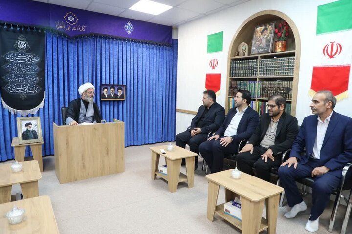 امام‌جمعه سمنان: هر اقدامی برای رضایتمندی و امیدبخشی مردم، خدمت به نظام اسلامی است