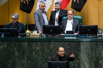 صحن علنی مجلس - ۵ آبان