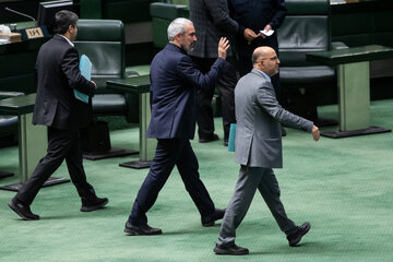 صحن علنی مجلس - ۵ آبان
