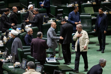 صحن علنی مجلس - ۵ آبان