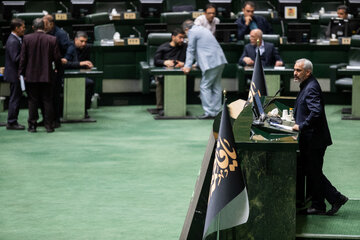 صحن علنی مجلس - ۵ آبان