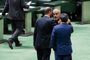 صحن علنی مجلس - ۵ آبان