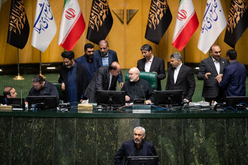 صحن علنی مجلس - ۵ آبان