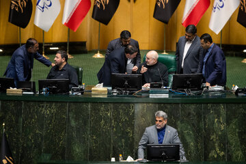 صحن علنی مجلس - ۵ آبان